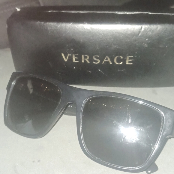 Versace Sunglasses w/case - Picture 5 of 6